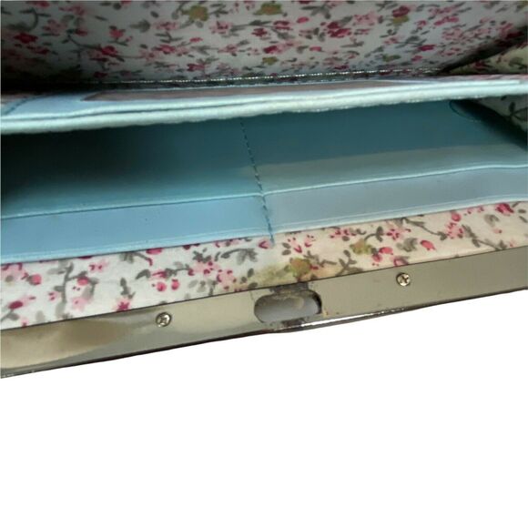 Anna Sui Wallet Women's Multicolor Floral Inner Pockets Country Chic 4" X 7.5" - Picture 4 of 13